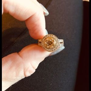 Size 7 yellow gold champagne/chocolate and white diamond ring